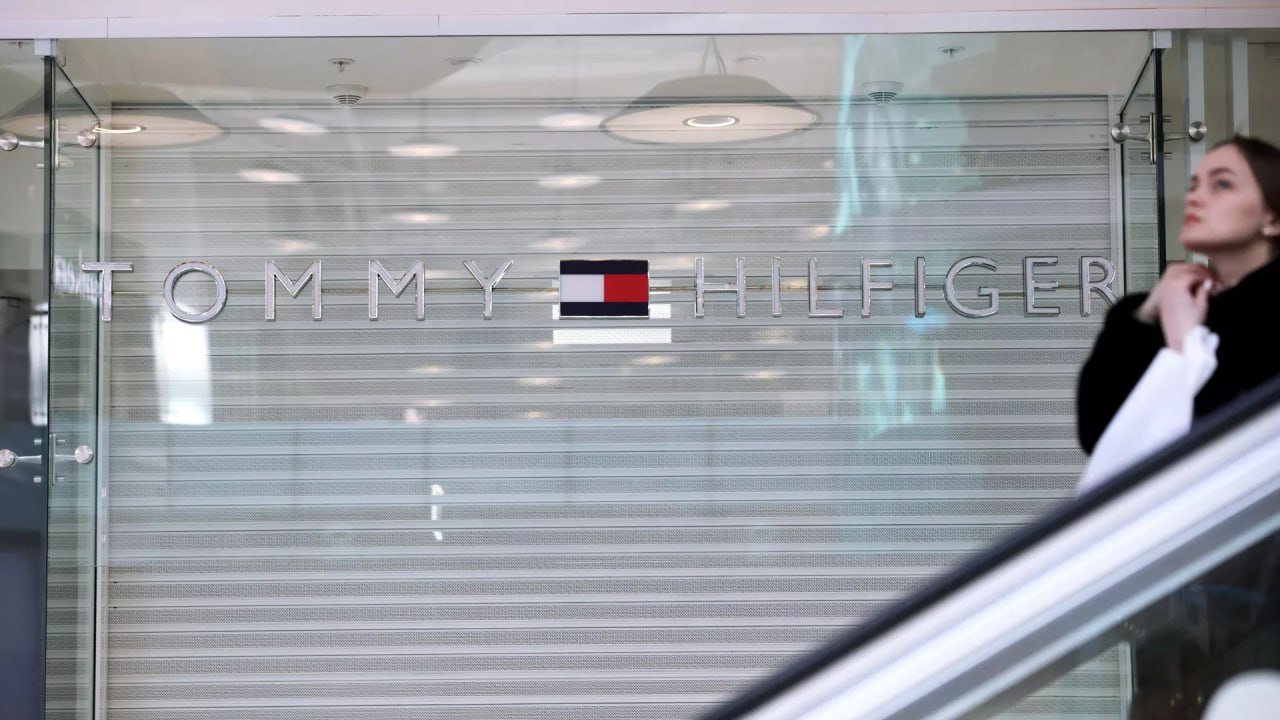 Tommy Hilfiger может перезапуститься в России. Возвращение в 2023 году