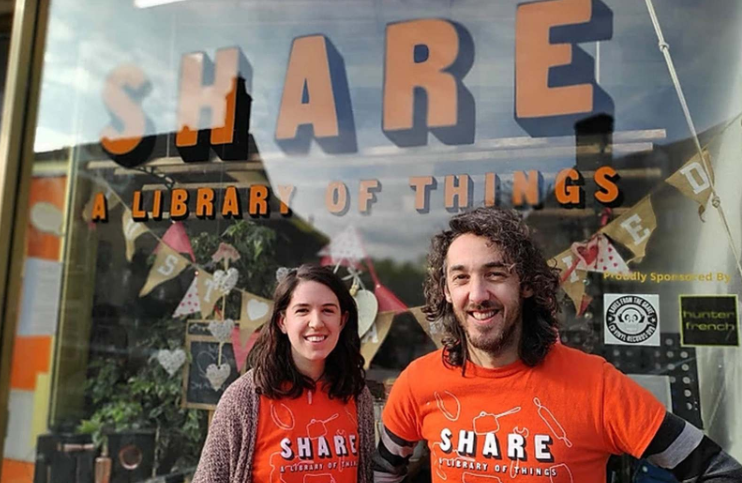 В Англии становятся популярными библиотеки вещей