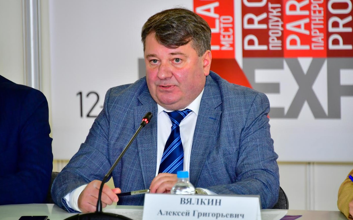 Глава Экспоцентра рассказал о кадровых проблемах конгрессно-выставочной отрасли