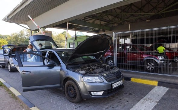 Европарламент просит пересмотреть решение по отъему автомобилей у россиян