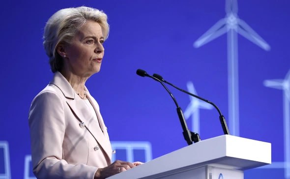 В Китае назвали главу Еврокомиссии «американским пуделем»