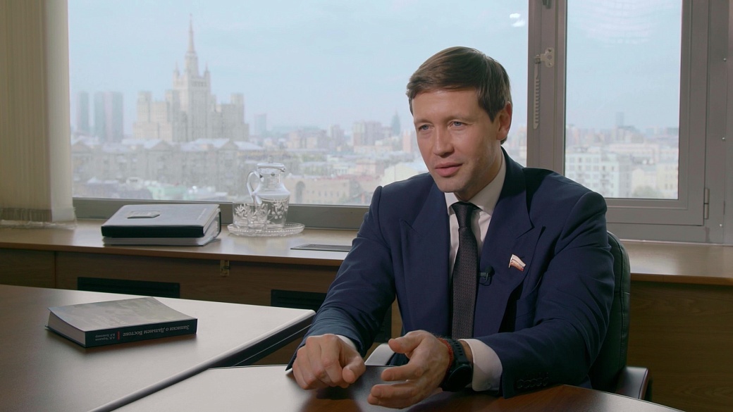 Сенатор Шейкин призвал поменять пароли от соцсетей из-за большой утечки данных россиян. Почему происходят утечки и какие последствия они влекут за собой?