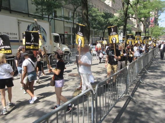Закончилась забастовка актеров Голливуда