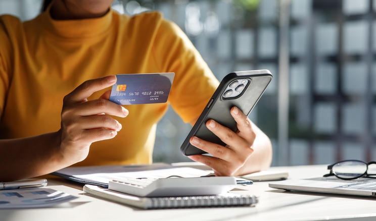 В Госдуму внесли законопроект о регулировании рынка платных онлайн-подписок. Каких изменений ждать?