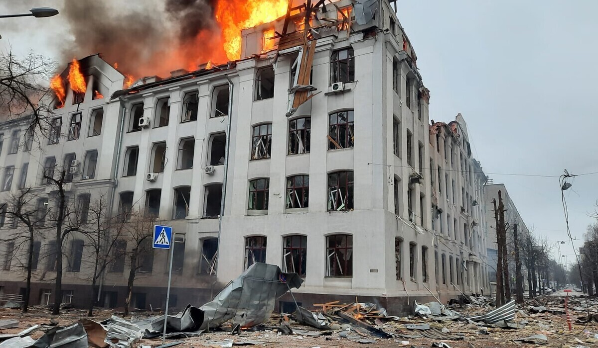 Почему на Украине мы воюем как то по особенному? Почему не воюем как все?