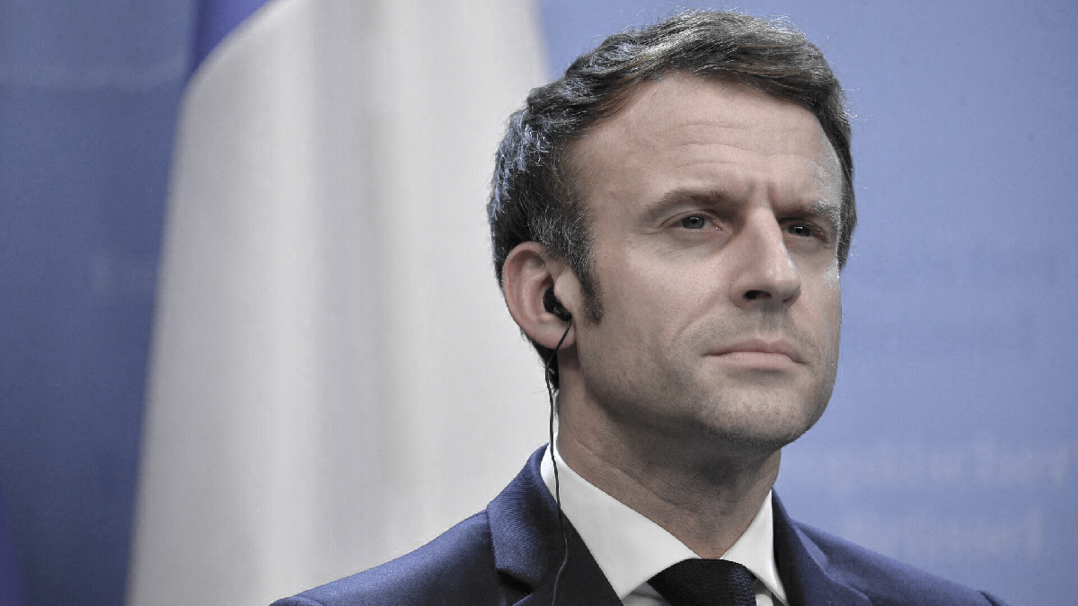 Макрон призвал Францию не паниковать из-за отключений света