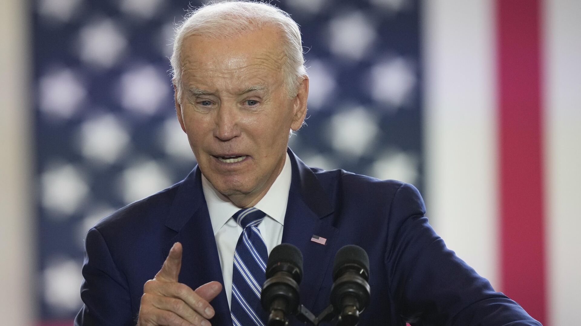 Байден грозит наложить вето на помощь Израилю из-за отсутствия поддержки Украины