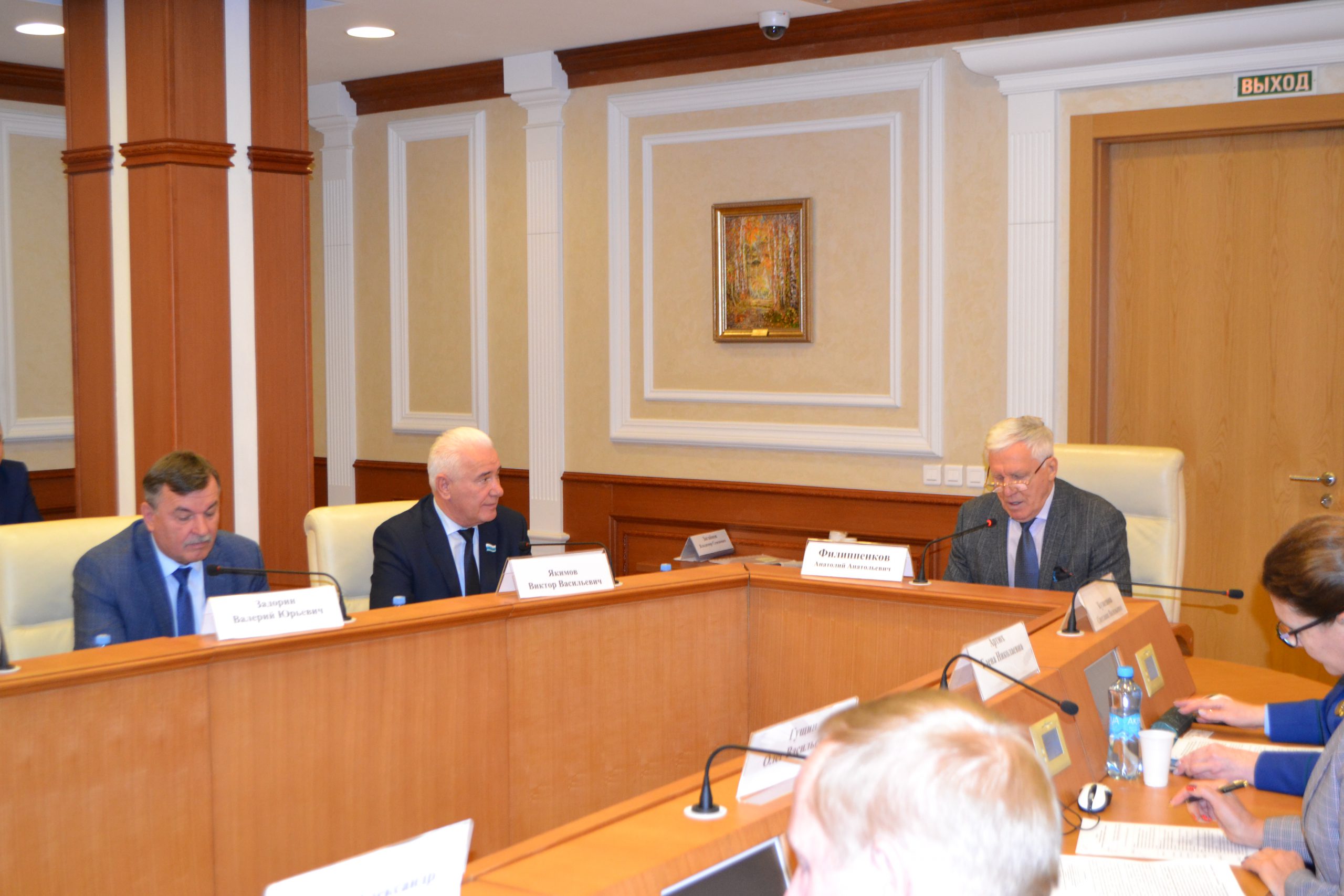 Нулевая терпимость или сохранение бизнеса. Власть и общественники обсудили эффективность борьбы с коррупцией