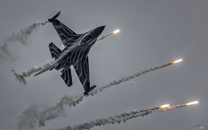 США направили истребители F-16 в район Персидского залива для защиты кораблей от Ирана. Как будут развиваться события между странами?
