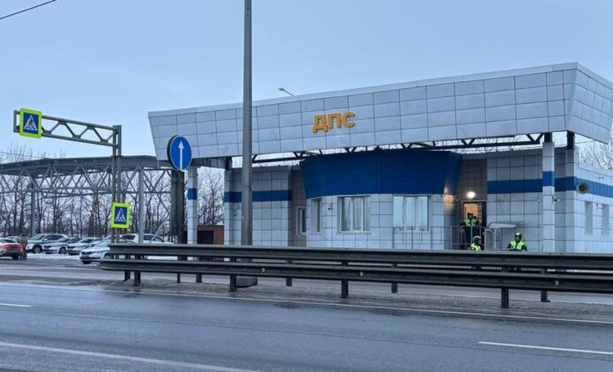 Инспектор ГИБДД помог волонтёрам вернуться домой