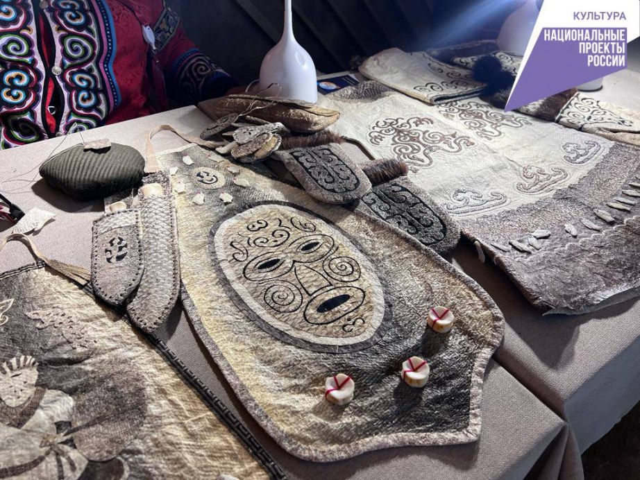 Традиционная обработка рыбьей кожи Хабаровского края вошла в сотню этнокультурных достояний страны