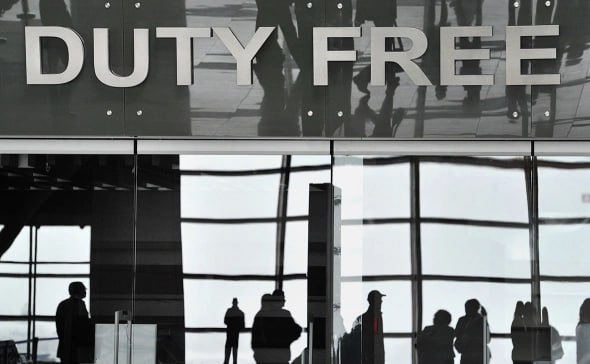 Власти России могут освободить от курсовых пошлин товарные партии в duty free до €200